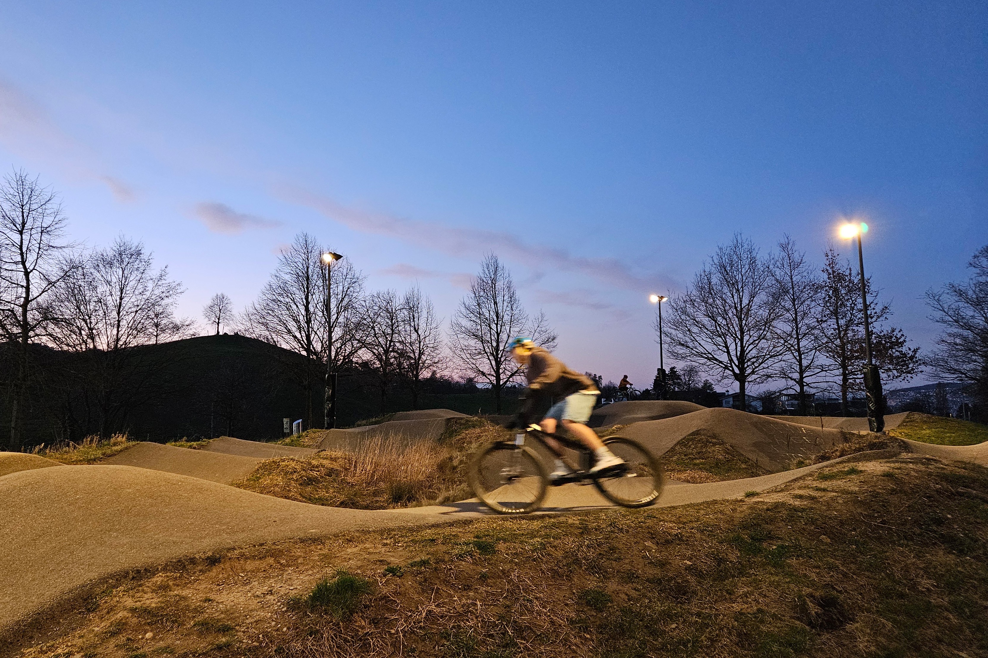 01_Meilenstein_Pumptrack mit Beleuchtung
