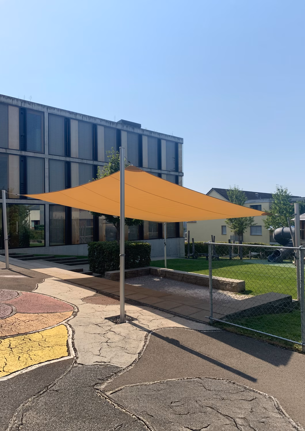 Bild 1 Sonnensegel Schulhaus Oelwiese_FINAL
